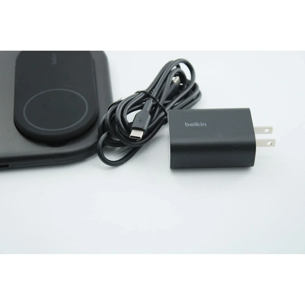 Belkin BoostCharge 3-in-1 Magnetic Wireless Charging Stand Qi2 Black WIZ023